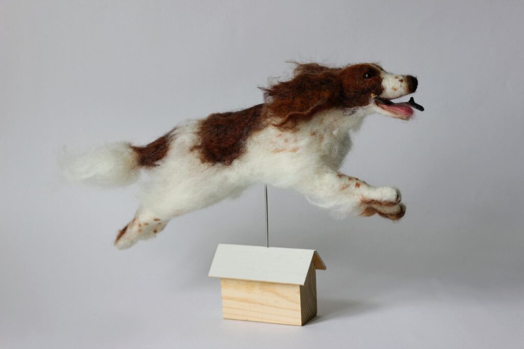 Leaping Willow! - needlefelted commission of an English Springer Spaniel, mounted on a wood kennel