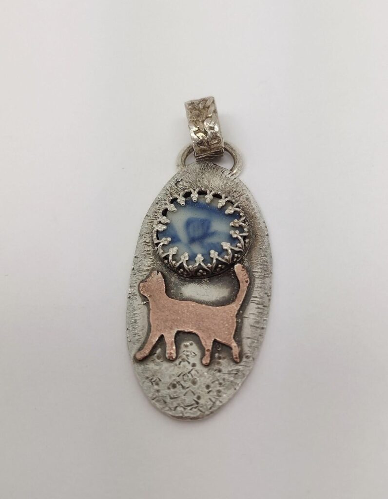 Little cat pendant with delft mudlarked pottery