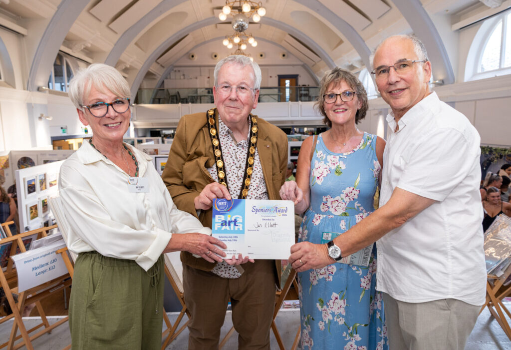 Jan Elliott wins Dragondfly Digital Award