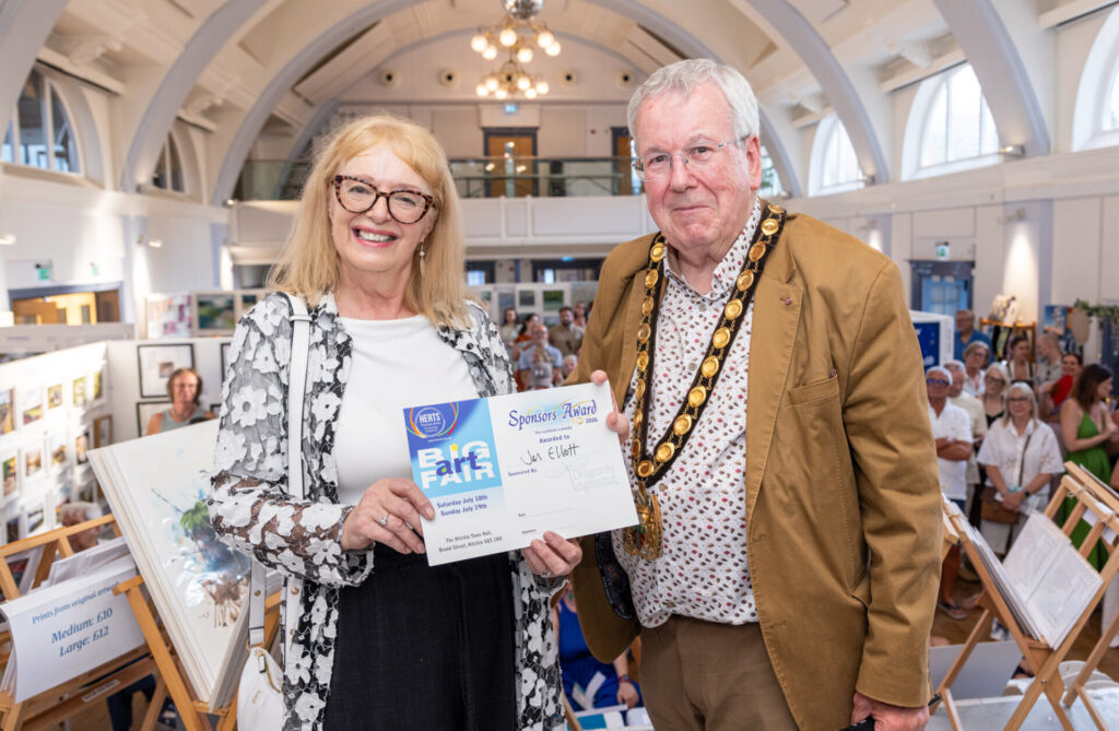 Judith Fear wins the Keoth Hoskins Award